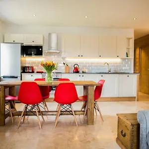  Hébergement de vacances 'petite Ferme Les Bouts' Apt, Sleeps 6, Nr Morzine